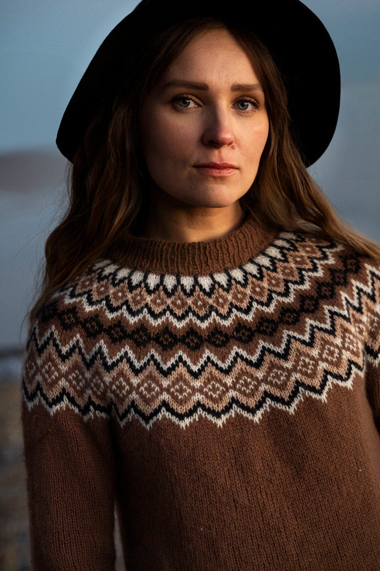 Unfolding Landscapes – 17 Knits for the Road